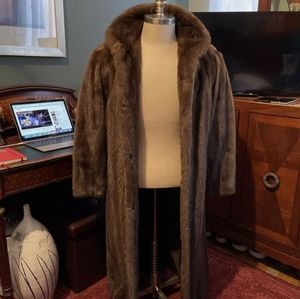 SOLD‼️Supreme Mink Fur Coat, like new